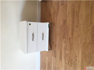 出售全新床头柜2个，全友品牌的，3月9日买的